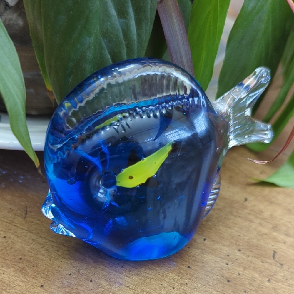 Blue Glass Fish Figurine - Picture 2 of 4